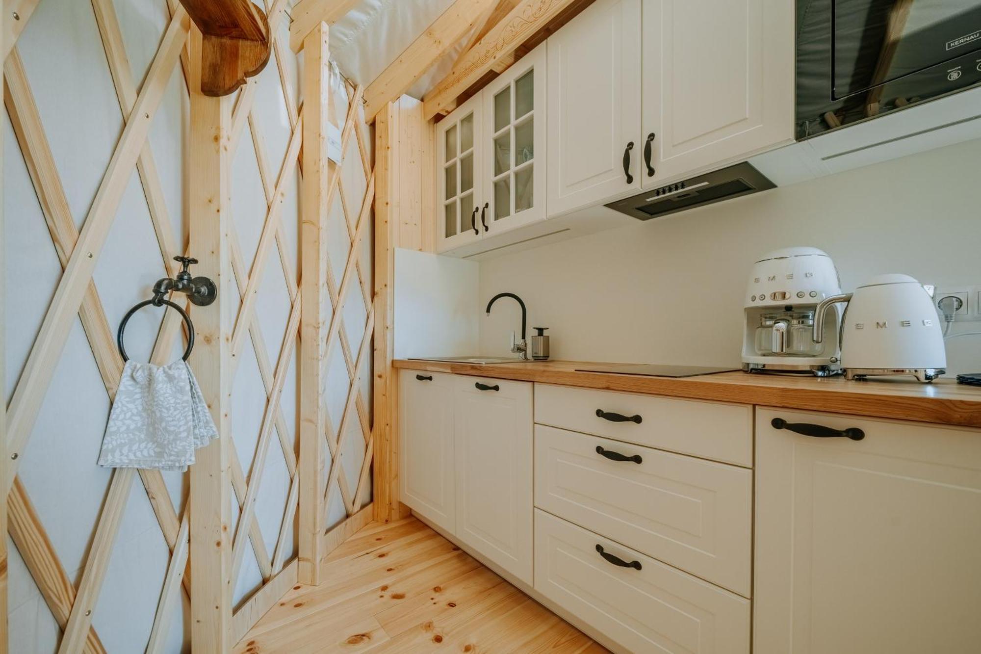 Jurta Na Wypasie - Luksusowy Namiot Z Widokiem Na Gory - Jacuzzi, Sauna, Split Ac, Private, Star View Zakopane Bagian luar foto
