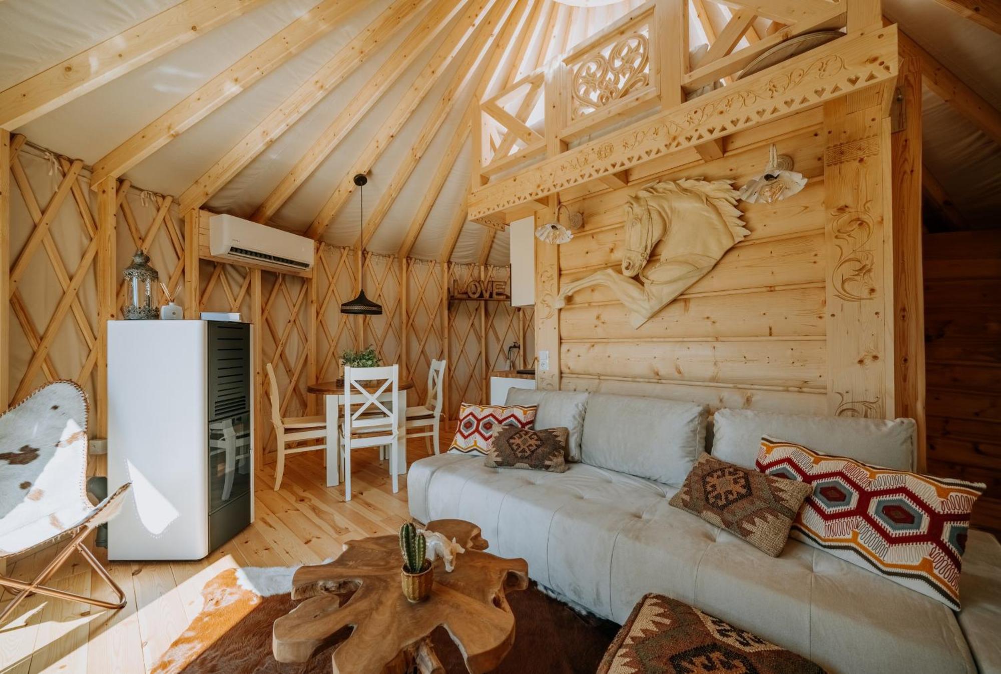 Jurta Na Wypasie - Luksusowy Namiot Z Widokiem Na Gory - Jacuzzi, Sauna, Split Ac, Private, Star View Zakopane Bagian luar foto